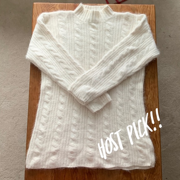 Jay Jacobs Sweaters - Jay Jacobs Cream Lambs Wool Angora Sweater